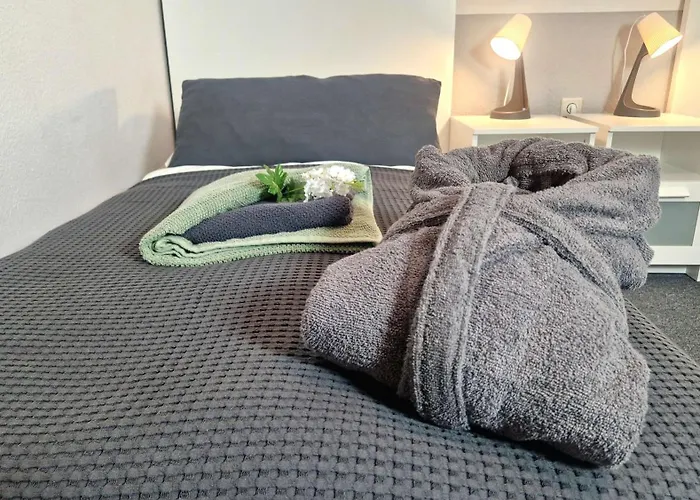 Landlicht Mit Terrasse In Ruhiger Lage Appartement